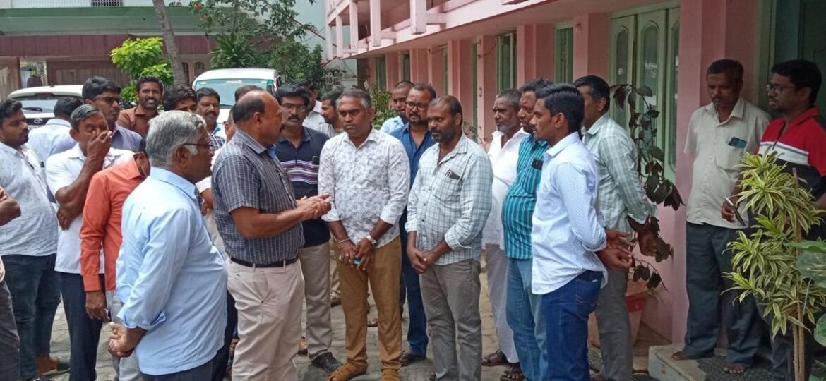 Namakkal poultry farmers withdraw protest